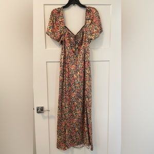 Maxi length dress, short sleeve